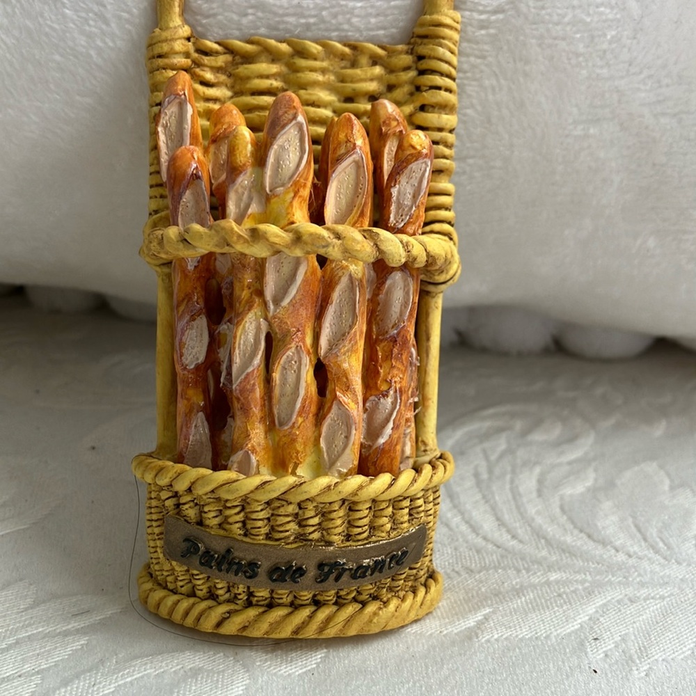 Hand painted French refrigerator magnet featuring a vintage basket of bread 🥖
